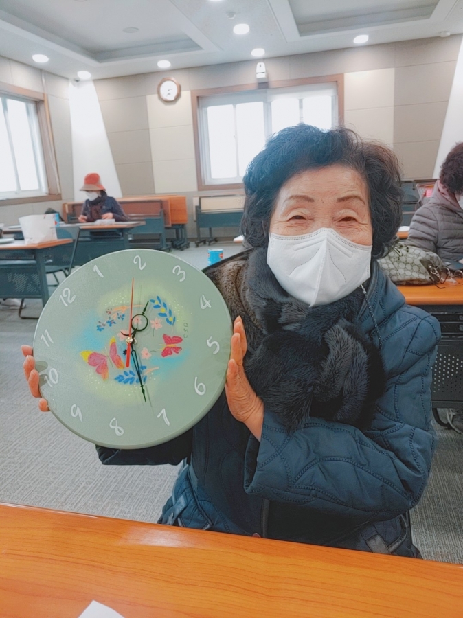 2022년 노인 자원봉사단 지지격려 프로그램 - 시계 만들기(초크아트)#3
